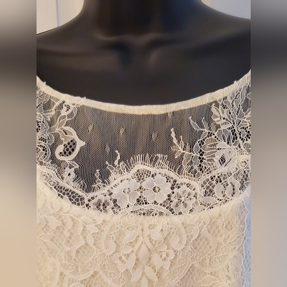 White House Black Market Ivory Long Sleeve Lace Blouse Lined Round Neck Size M - Picture 2 of 9